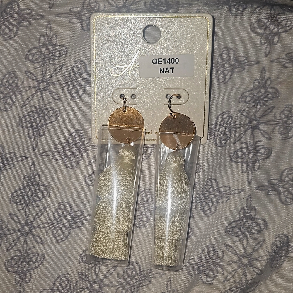 Brown dangling earrings